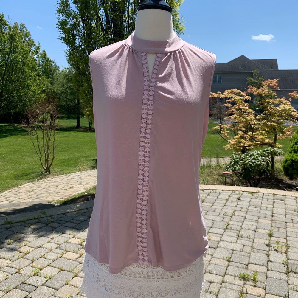 💓 Pastel Pink Button Down Blouse 💓 - Picture 2 of 8